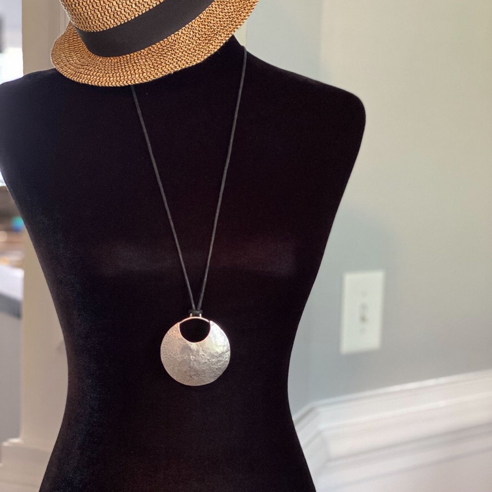 NWT KARMA BELLA Necklace